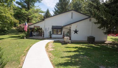 Three-Bedroom Holiday Home 