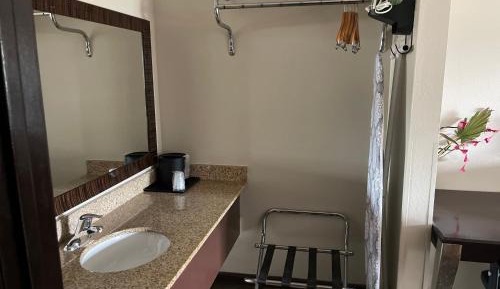 King Room - Non-Smoking