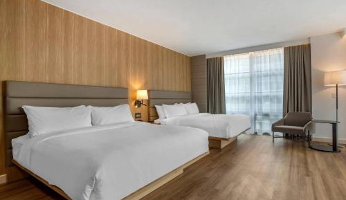 Guest room, 2 King, Corner room