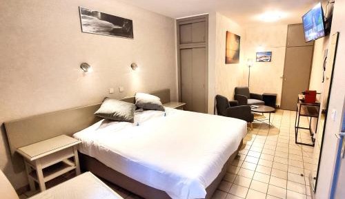 Deluxe Double Room with Shower