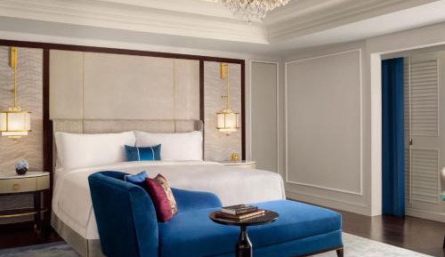 Empire One-Bedroom King Suite with Balcony