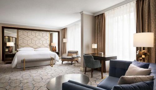 Junior Suite, Club lounge access, 1 Bedroom Suite, 1 King