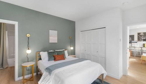 One-Bedroom Apartment
