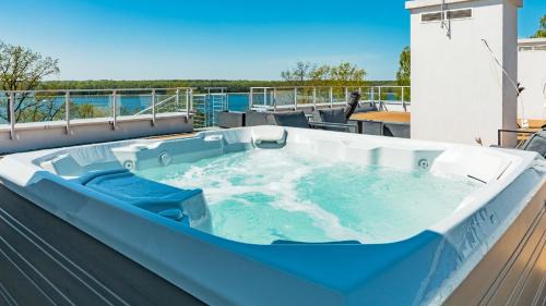 Deluxe Suite with Spa Bath