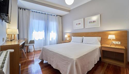 Family Room with Side Sea View