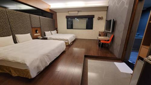Twin Room with Mountain View