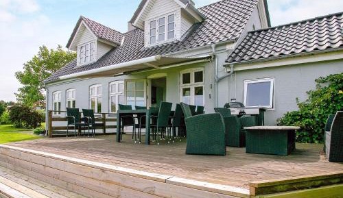 Four-Bedroom Holiday Home