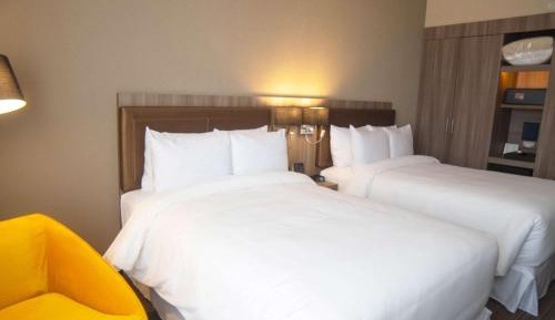 2 Full Beds Guest Room