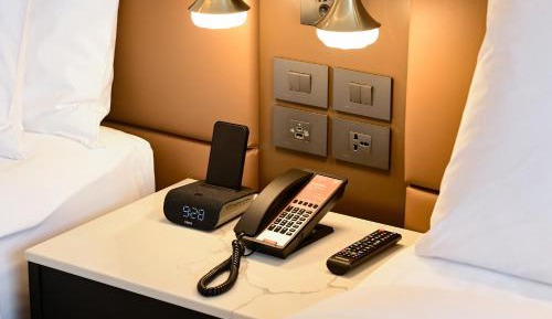 Superior Topaz King Room