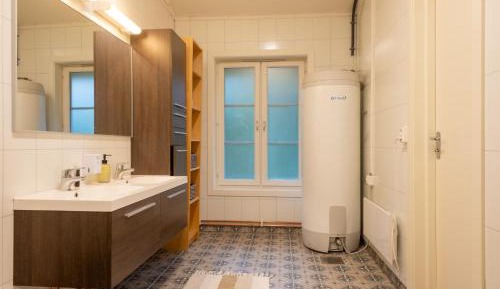 Basic Triple Room with Shared Bathroom