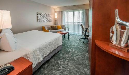 King Room with Sofa Bed - Non-Smoking