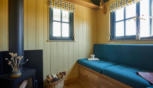 Family Woodland Suite (Luxury Shepherd Hut)