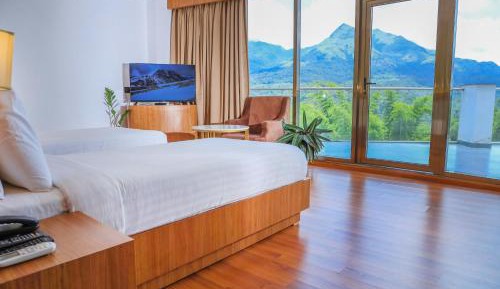 Suite with Mountain View