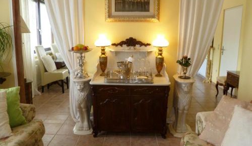 Deluxe Queen Suite
