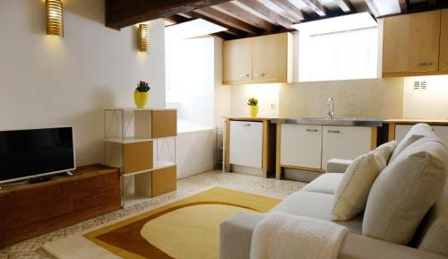 Studio with Sofa Bed