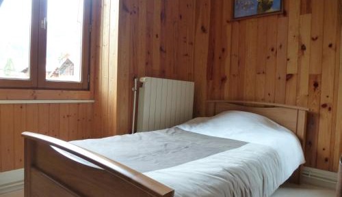 Basic Triple Room with Shared Bathroom