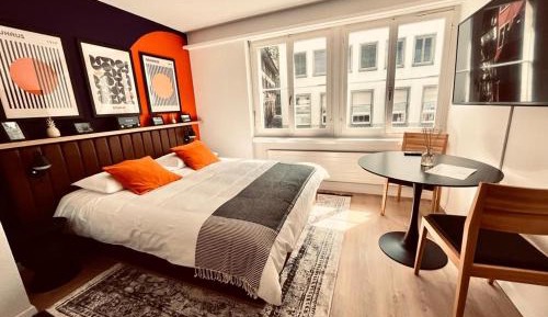 Studio Apartment