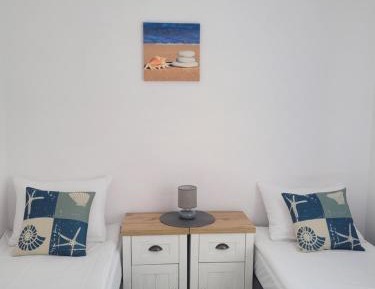Twin Room with Private External Bathroom