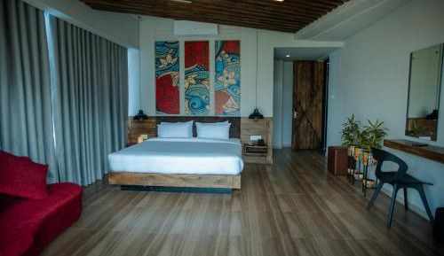 Suite with Lake View