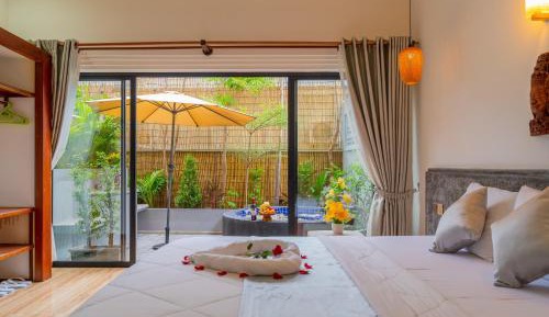 Villa with Garden View