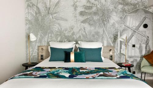 Deluxe Studio with Bath