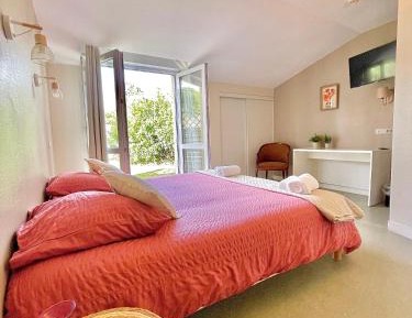 Double Room with Private Bathroom