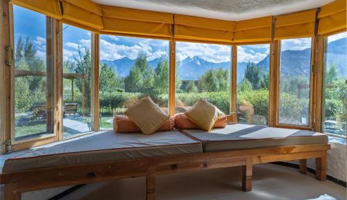 Superior Double or Twin Room with Mountain View