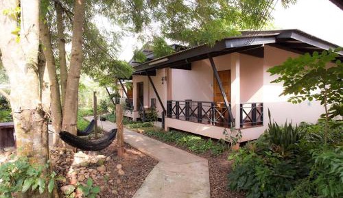 Villa with Garden View