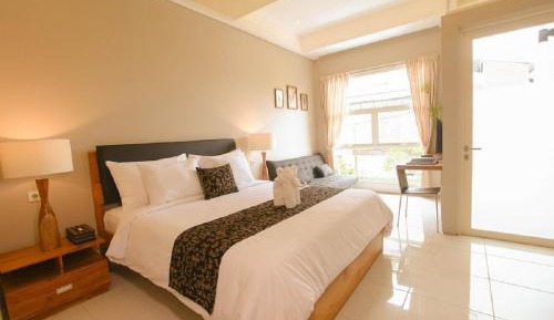Executive Suite with Balcony