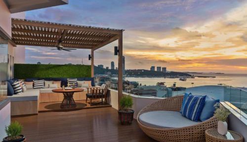 Sea View Corner Suite