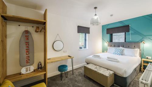 Deluxe One-Bedroom Apartment