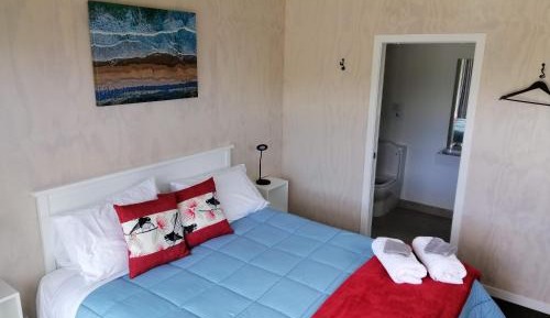 Deluxe Queen Suite