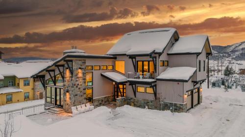 Four-Bedroom Holiday Home