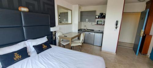 Studio Apartment with Sea View