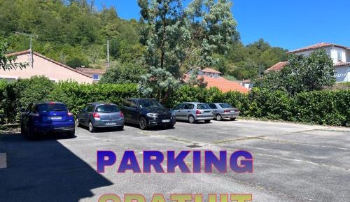 6-Bed Mixed Dormitory Room