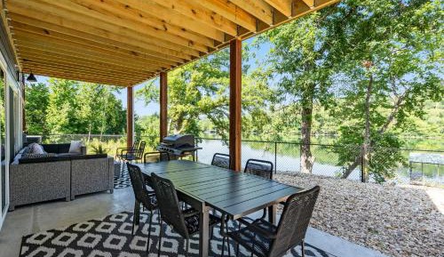 Five-Bedroom Holiday Home