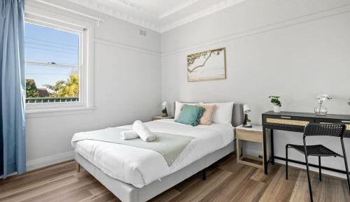 Queen Room with Shared Bathroom