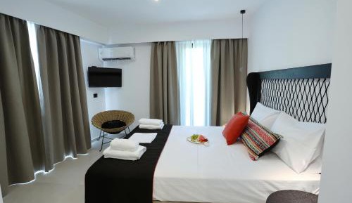 Superior Suite with Pool View