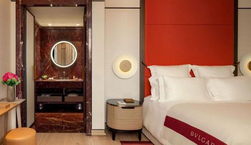 Deluxe King Room with City View