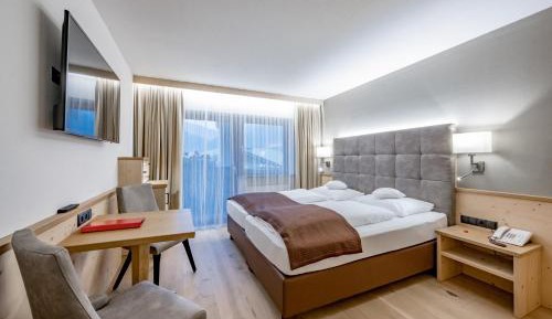 Deluxe Double Room with Shower