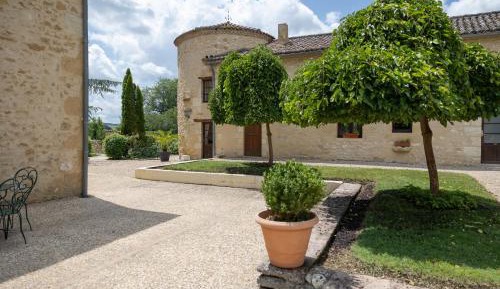 Character Room with Balcony or Terrrace