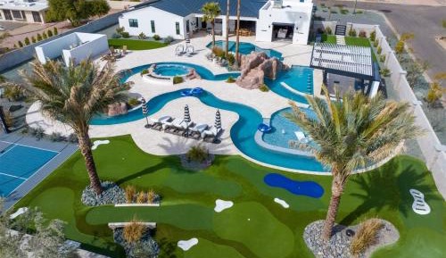 Four-Bedroom Holiday Home