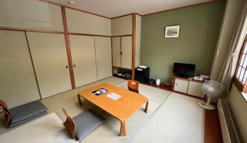 	Room Selected at Check-In - Non-Smoking