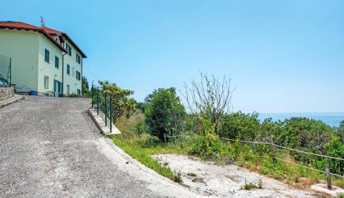 Superior One-Bedroom Apartment