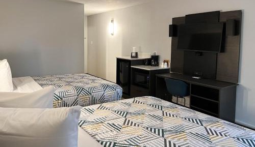 Queen Room with Two Queen Beds - Non-Smoking