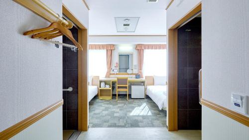 Heartful Twin Room - Non-Smoking
