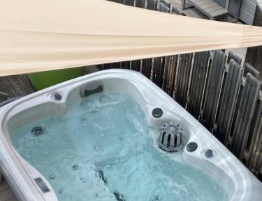 Chambre Double ou lits jumeaux avec terrasse et Jaccuzzi privatif