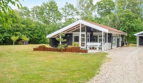 Two-Bedroom Holiday Home