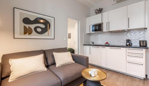 One-Bedroom Apartment