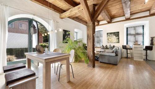 Superior One-Bedroom Apartment